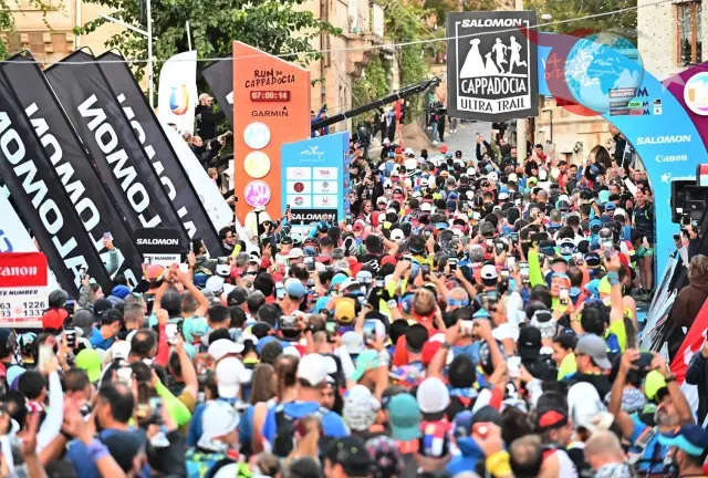 Kapadokya'da Uluslararası Patika Koşusu Heyecanı: Salomon Cappadocia Ultra Trail