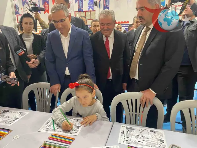 Pursaklar'da Bilim Şenliği Rüzgarı: Gençler Keşfediyor