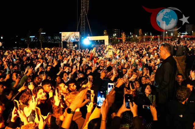 Haluk Levent'ten Malatya'da Unutulmaz Gece: Ezgiler ve Duygusal Anlar
