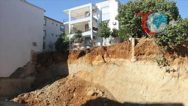 Antalya'daki İnşaat Çalışması İki Aileyi Evlerinden Etti