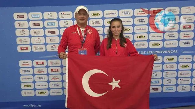 Fransa'da Gençlerin Zaferi: Yağmur Tosun Dünya 3'üncüsü Oldu