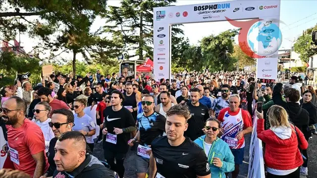 İstanbul Boğazı'nda Heyecan Dolu Koşu: Quarter Marathon