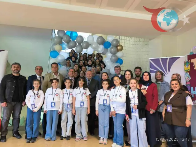 Zonguldak Şehit Prof. Dr. İlhan Varank Kız Anadolu İmam Hatip Lisesi'nde TÜBİTAK Bilim Fuarı Gerçekleştirildi