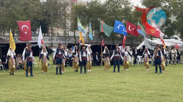 Toprakkale'de Yağmura Rağmen Coşkulu Yörük Türkmen Şenliği
