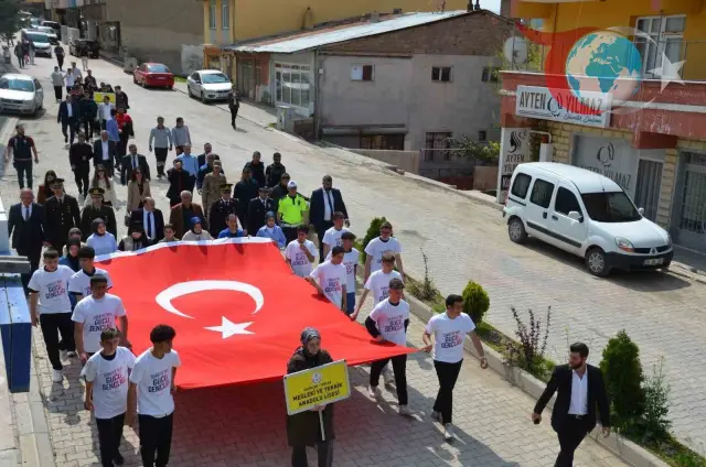 Tercan’da Gençlik Yürüyüşü ve Spor Kutlamaları