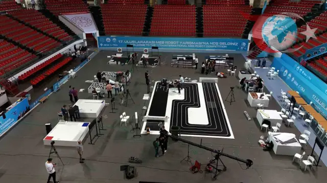 Kayseri'de düzenlenecek 17. Uluslararası MEB Robot Yarışması için hazırlıklar tüm hızıyla devam ediyor