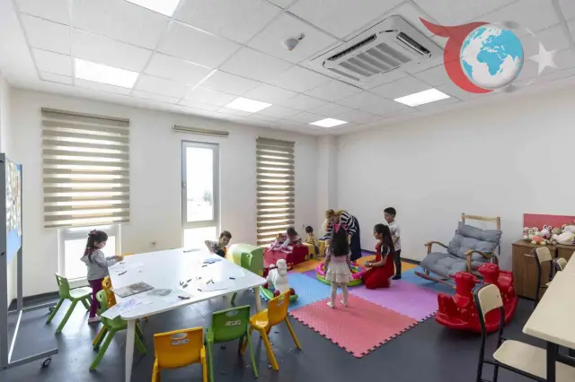 Mersin Büyükşehir Belediyesi Kadın Kursiyerlere Çocuk Oyun Odası Hizmeti Sunuyor