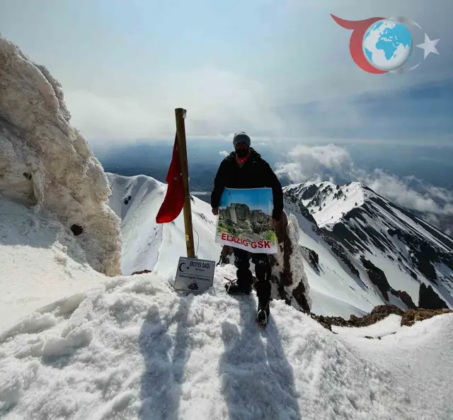 Elazığlı Dağcı Tarık Trap Erciyes Dağı Zirvesine Tırmandı
