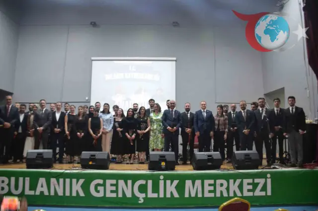 Bulanık Gençlik ve Spor İlçe Müdürlüğü tarafından düzenlenen Anadolu Türküleri Halk Konseri büyük ilgi gördü