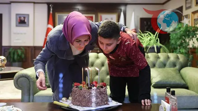 Bakan Göktaş, Şehit Yüzbaşı Alper Kocaman’ın Ailesiyle Bir Araya Geldi