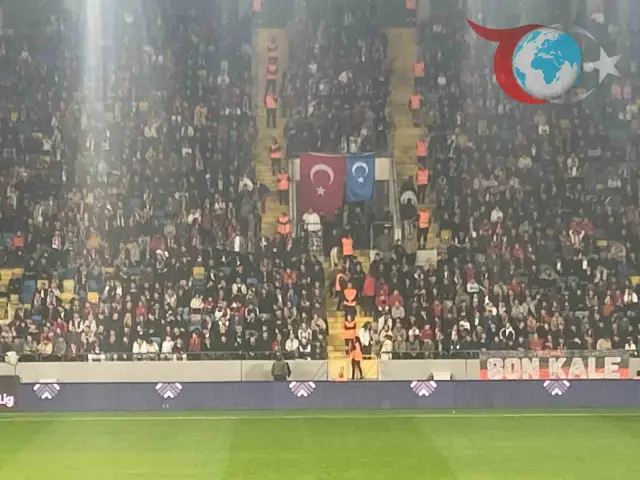 Gençlerbirliği Taraftarlarından Doğu Türkistan'a Destek