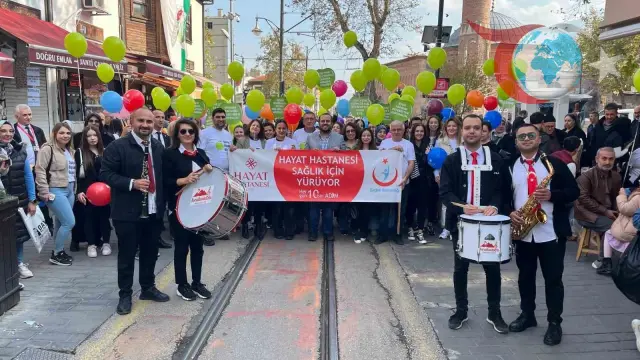 Diyabet Farkındalığı İçin Yeşil Balonlar Gökyüzüne Bırakıldı