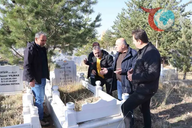 Erzurum'da Deprem Şehidi Gazeteci Sebahattin Yılmaz Dualarla Anıldı