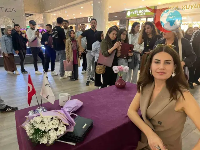 Rewşan’ın Büyülü Sesi Mardian Mall’da Yankılandı