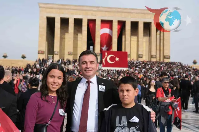 Eskişehir Sivrihisar'dan Anıtı Ziyaret: Gençlerden Atatürk'e Saygı