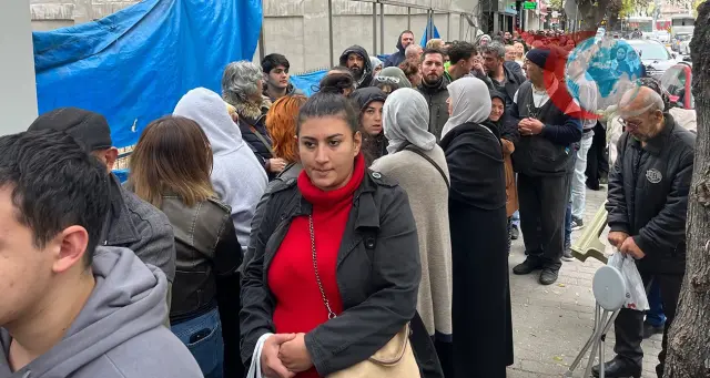 Türkiye’nin En Büyük Sosyal Konut Hamlesi Başladı: Vatandaşlar Uzun Kuyruklar Oluşturdu
