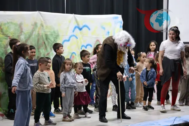 Kartepe Belediyesi'nden Tiyatroseverlere İki Unutulmaz Oyun