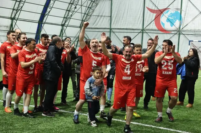 Kütahya Belediyesi Birimler Arası Futbol Turnuvasında Heyecan ve Dostluk Dolu Anlar