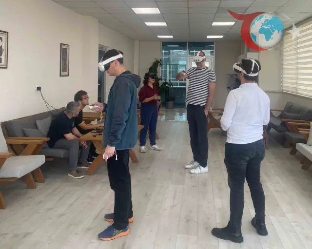 ADÜ ve Masaryk Üniversitesi'nden Sanal Gerçeklik ile Yenilikçi Öğretmen Eğitimi