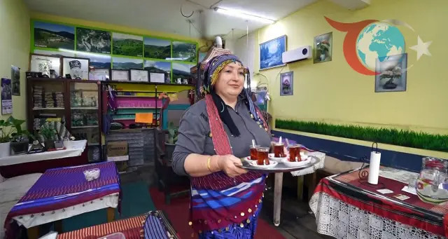 Yaylalarda Bir Mola: Naciye Ateş'in Sıcak Çay Evi