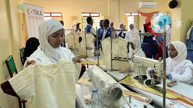 Sudan'da Kız Öğrenciler İçin Yenilik: Dikiş Eğitim Atölyesi Açıldı