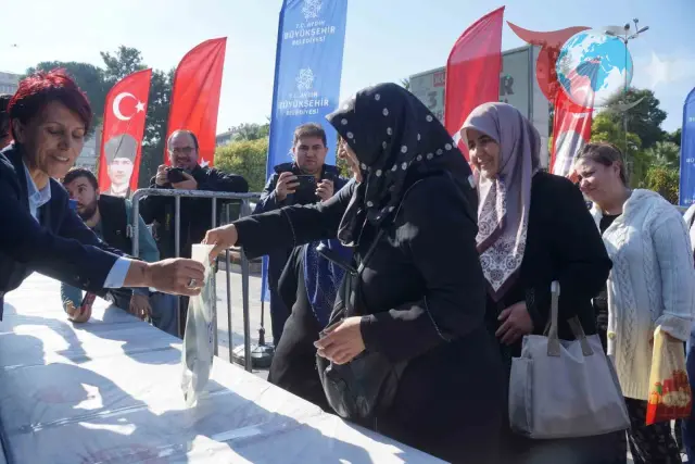 Aydın'da Ata Tohumu Fide Dağıtımı: Yarım Saatte Tüketildi!