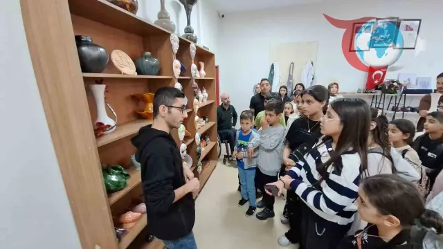 Gençlik Merkezi Kursiyerleri Engelli Bireylerle Buluştu: Farkındalığın Gücü