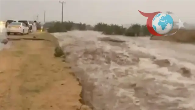 Suudi Arabistan'da Şiddetli Yağışlar Sel Felaketine Yol Açtı