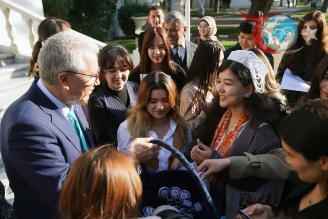 Dünyaya Açılan Kapı: Ege Üniversitesi Türk Dünyası İlişkileri Güçlendiriyor