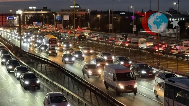 İstanbul'da Akşam Trafiği: Kilometrelerce Araç Kuyruğu