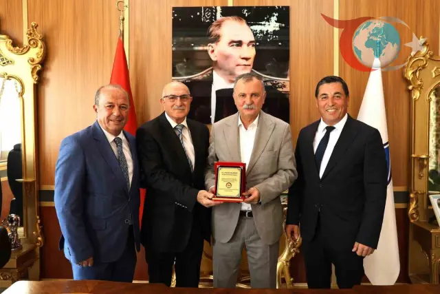 Yunusemre Belediye Başkanı Semih Balaban'a Derneklerden Anlamlı Teşekkür