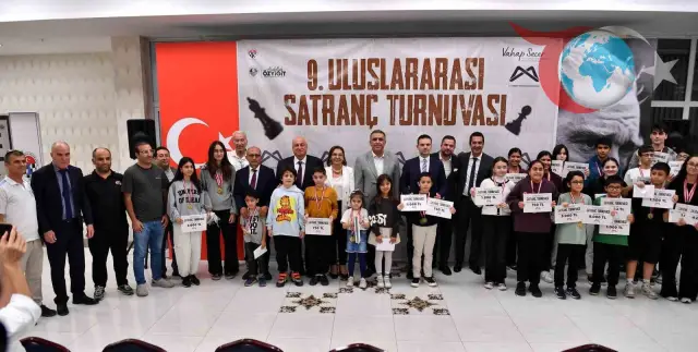 Mersin'de Uluslararası Satranç Turnuvası Sona Erdi: Zeka Dolu Mücadeleler ve Ödüller Sahiplerini Buldu