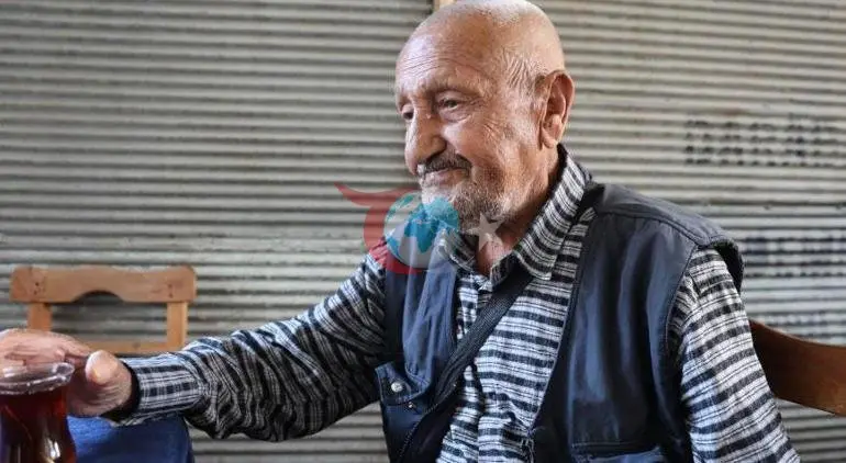 86 Yaşındaki Bayram Ersin Her Gün 8 Kilometre Yürüyerek Dinç Kalıyor