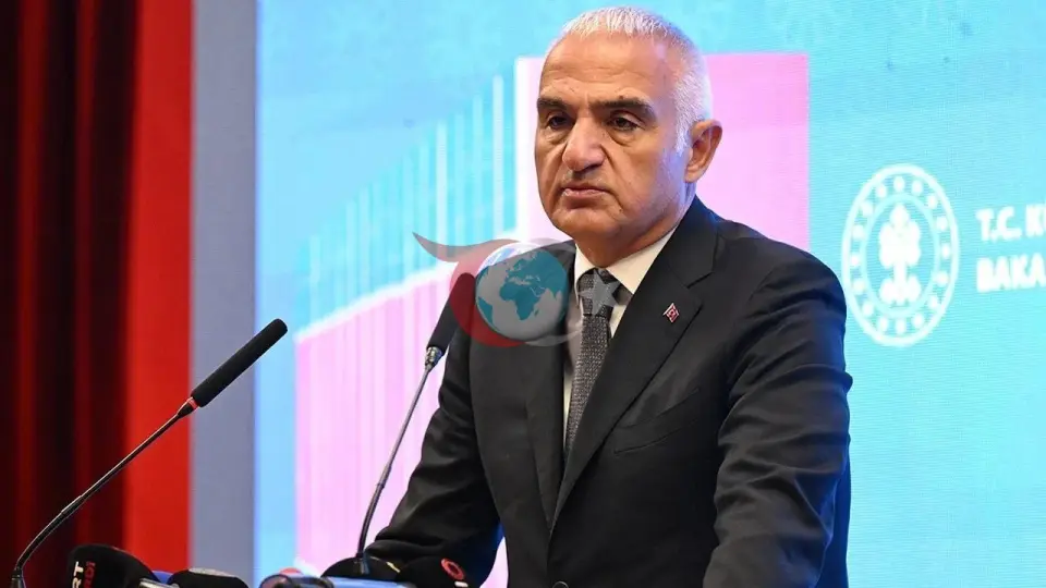 Kültür ve Turizm Bakanı Ersoy Rus heyetle Antalya'da uçuş kapasitesini görüştü