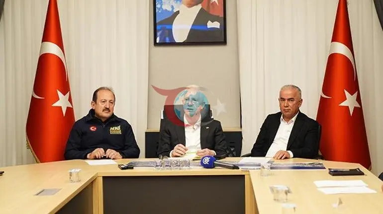 İstanbul Valisi Davut Gül Şile'deki sel bölgesinde incelemelerde bulundu