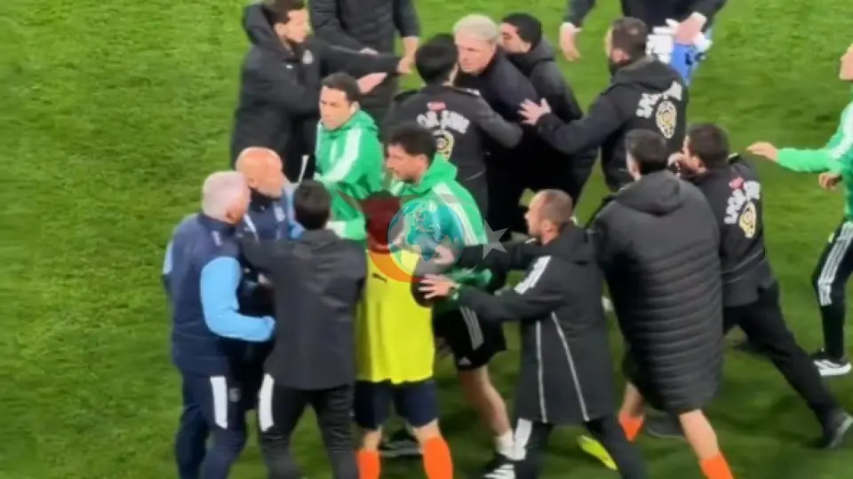 Başakşehir-Gaziantep FK Maçı Sonrası Teknik Direktörler Arasında Gerginlik