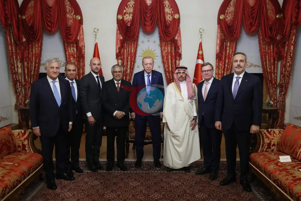 Cumhurbaşkanı Erdoğan, R4+E3 Toplantısı İçin İstanbul'a Gelen Dışişleri Bakanlarını Kabul Etti