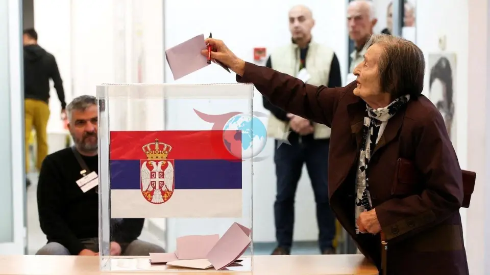 Sırbistan'da Erken Genel Seçim: 6,4 Milyon Seçmen Yeni Parlamentoyu Belirlemek İçin Sandık Başında