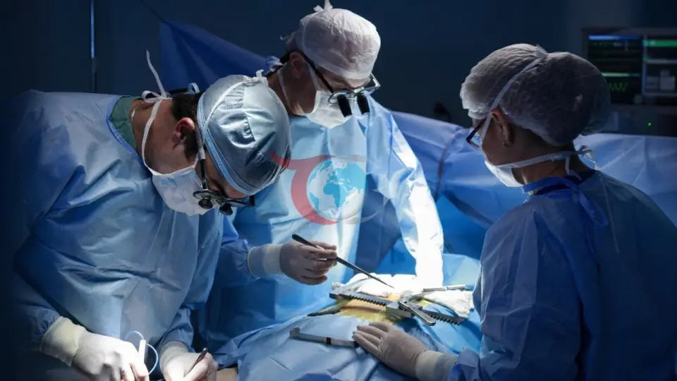 Dilindeki iyileşmeyen yaradan kanser teşhisi konulan Dursun Aydın 10 saatlik operasyonla sağlığına kavuştu