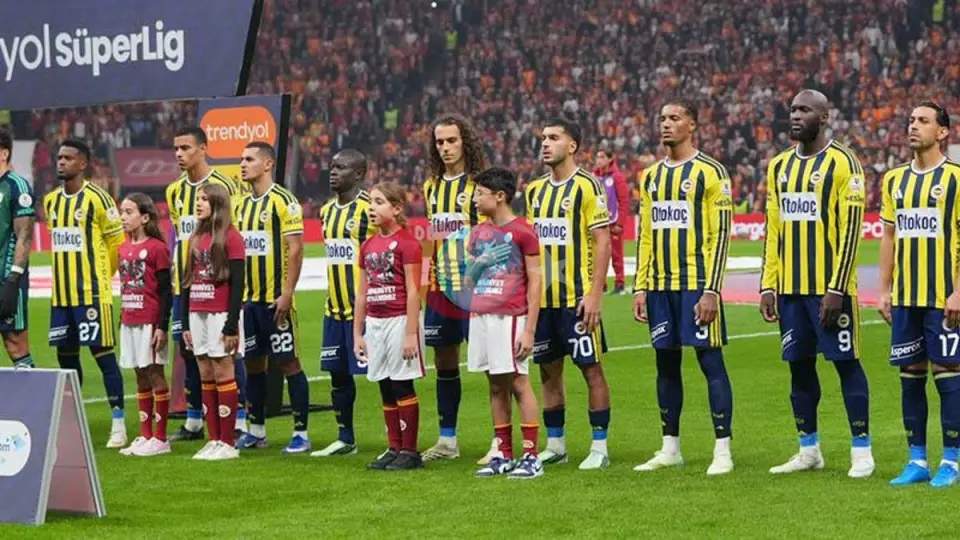 Galatasaray, derbide Fenerbahçe'yi 2-1 mağlup ederek puan farkını 6'ya çıkardı
