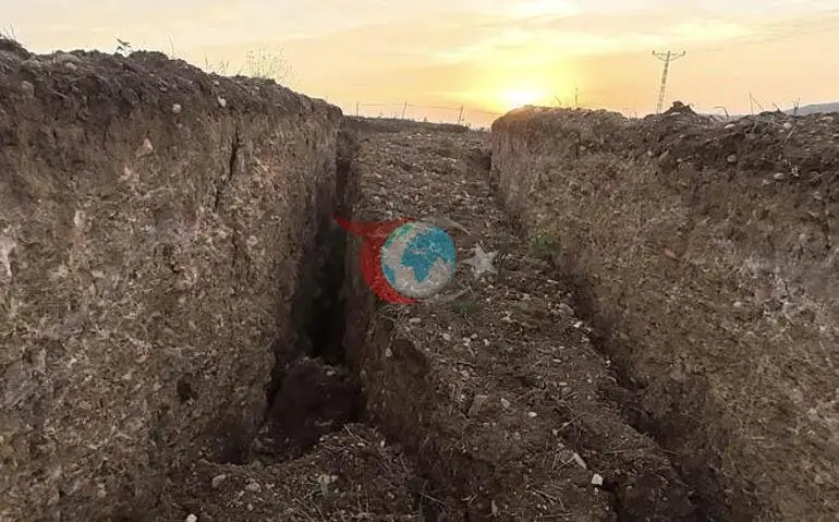 Yozgat Aydıncık'taki tarım arazilerinde dev yarıklar oluştu: Valilikten uyarı geldi