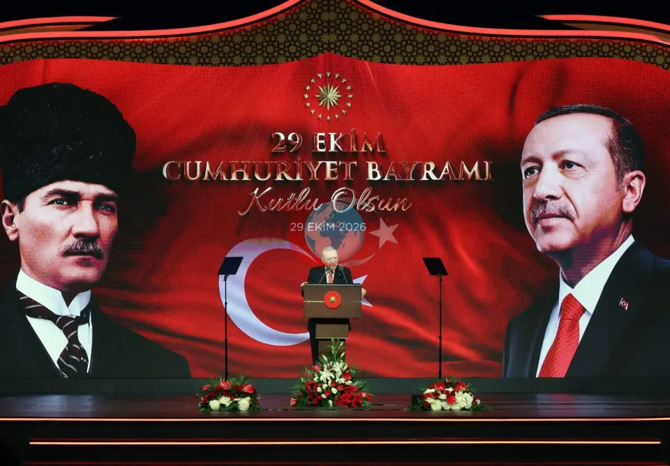 Cumhurbaşkanı Erdoğan, 29 Ekim Cumhuriyet Bayramı ve TDT Zirvesi vesilesiyle resmî akşam yemeği verdi