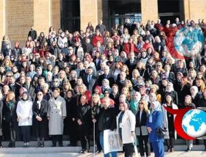 Kadınlar Ata’nın Huzuruna Çıktı