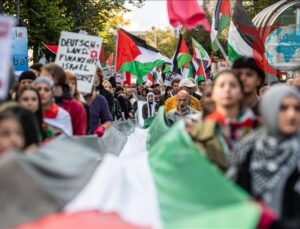 Alman Halkı İsrail’e Silah İhracatına Karşı Çıkıyor