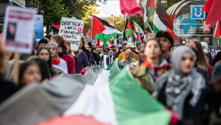 Alman Halkı İsrail’e Silah İhracatına Karşı Çıkıyor