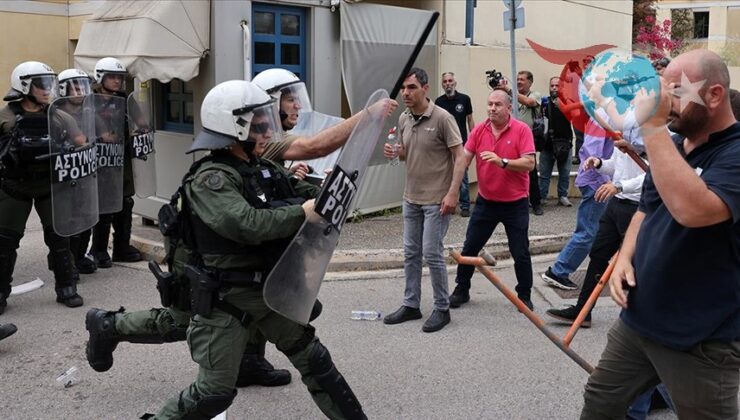 Atina’da Taksicilerden Bakanlık Önünde Ses Getiren Eylem
