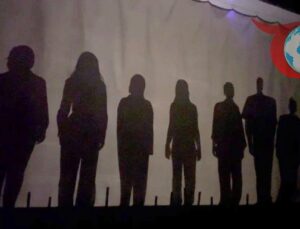 Aydın Üniversitesi Öğrencilerinden Büyük Beğeni Toplayan Tiyatro Oyunu