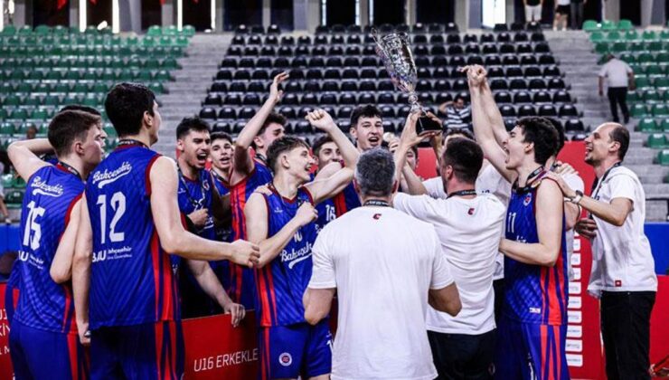 Bahçeşehir Koleji U16 Erkekler Türkiye Şampiyonu