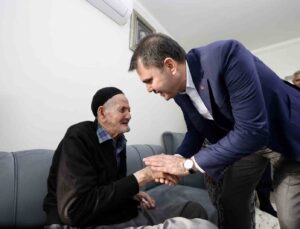 Bakan Kurum Kahramanmaraş Ziyaretinde Depremzedelere Moral Verdi