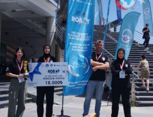 Balıkesirli Öğrenciler Uluslararası MEB Robot Yarışması’nda İkincilik Elde Etti